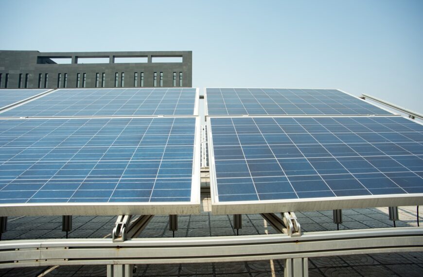 Equinix apoya cinco nuevos parques solares en España