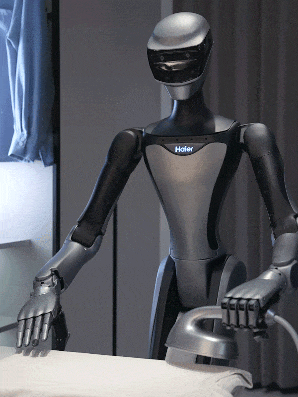 HIVA, el robot humanoide de Haier que aspira a ser el “fin de las tareas domésticas” 3 planchar hiva haiwa haier robot