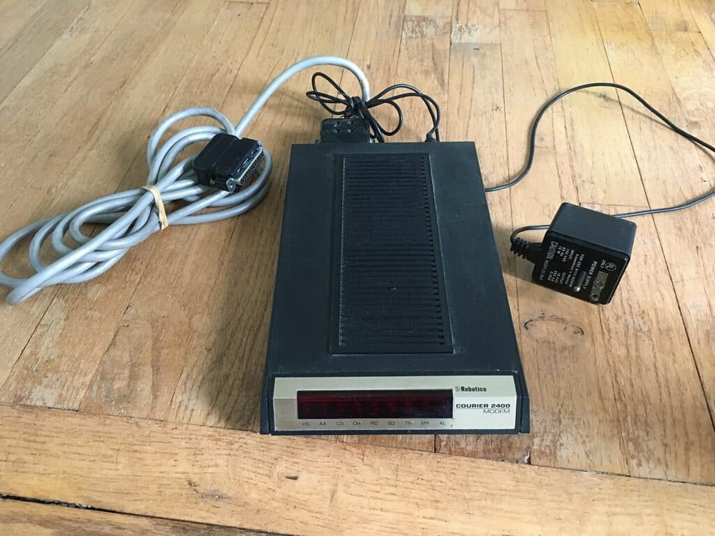 1440px USRobotics Courier 2400 Modem with serial cable