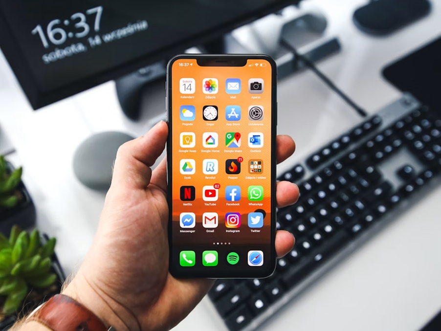 choose the right iPhone model