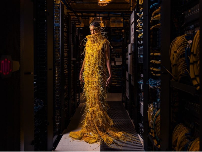 A-dress-made-of-3600-meters-of-fiber-optic-cables