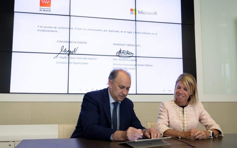 Firma-Acuerdo-CAM-Digitalizacion-Educacion