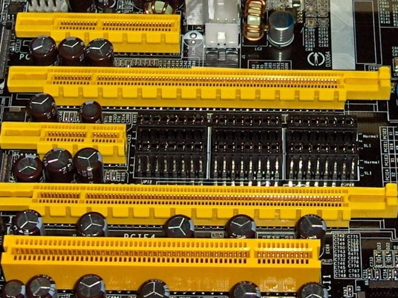 PCI-E_PCI_slots_on_DFI_LanParty_nF4_SLI-DR