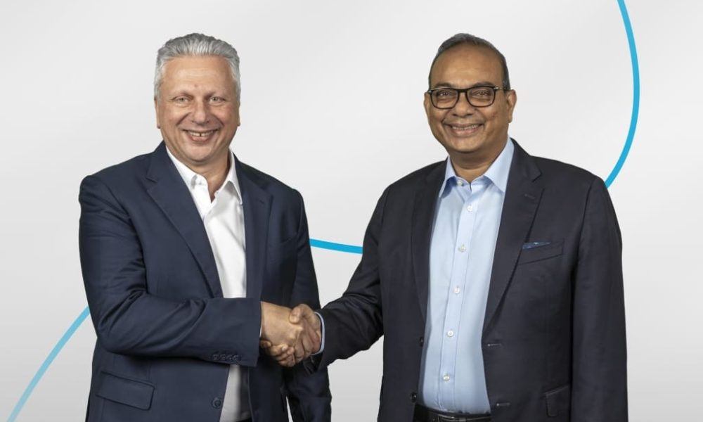 capgemini-handshake-blue-line