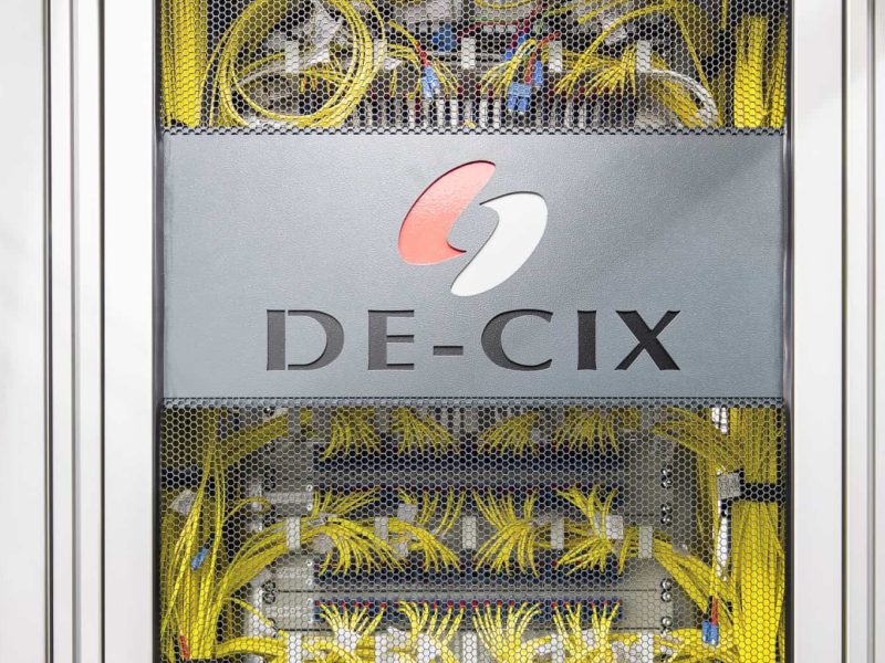 de-cix rack