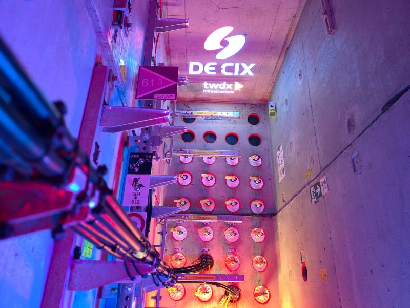 de-cix-twdx-conductos-fibra-optica