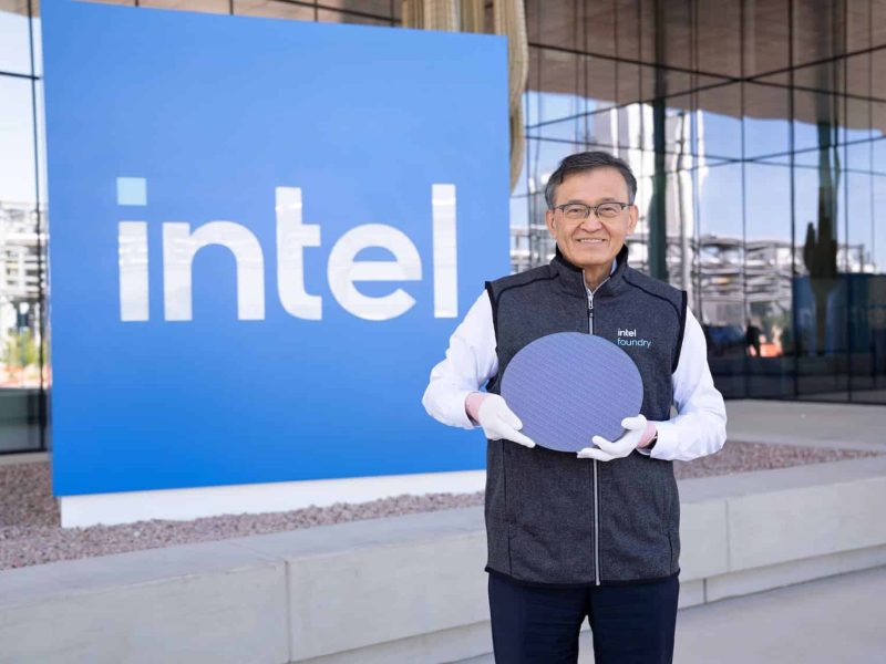 intel-foundry-lib-bu-tan-wafer-ultra-core