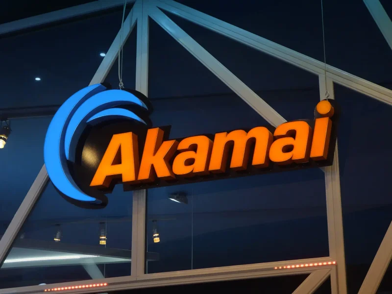 lanzamiento akamai